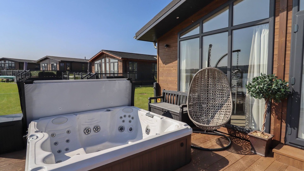 Oakmere Cottage | 1 Delamere Point