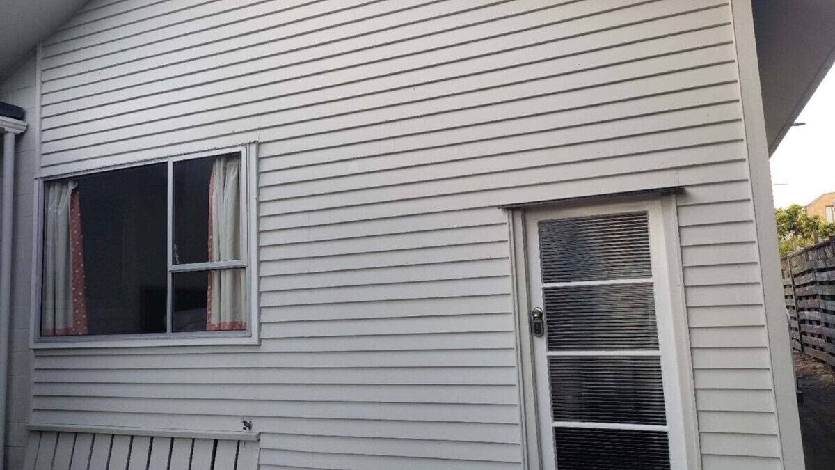 Epsom Apartment | 1 Double and 1 sofa bed Studio