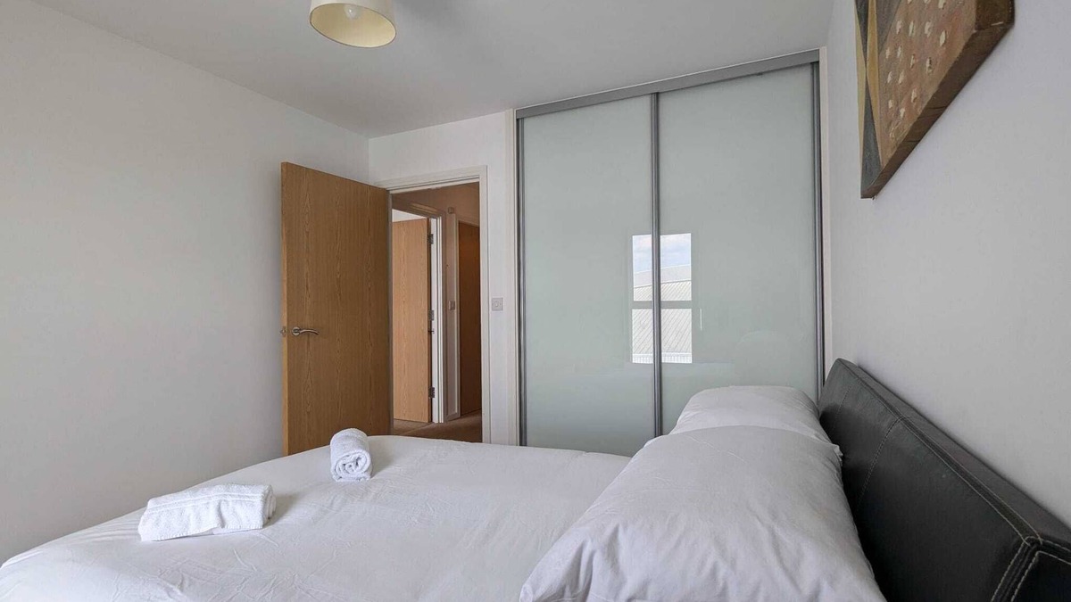 Clayton Apartment | 1 Double Bed Apartment close to Etihad