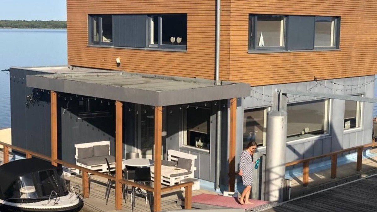 Vetschau/Spreewald Boat Rental | 1. floating vacation home Möwe 1 - Floating vacation homes Gräbendorfer See