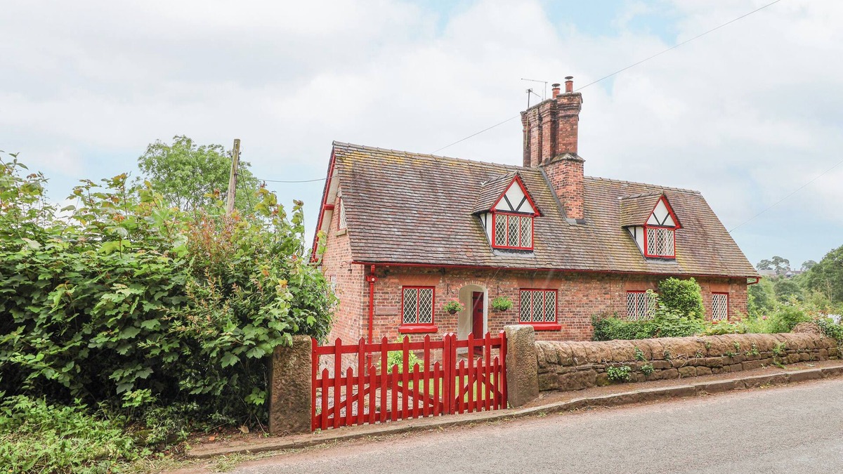 Tarporley Cottage | 1 FOUNTAIN COTTAGES, pet friendly, with open fire in Tarporley