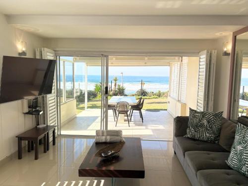 Umhlanga Apartment | 1 Glitter Bay - Panoramic seaviews - Umhlanga Beach access - 3BR Garden unit