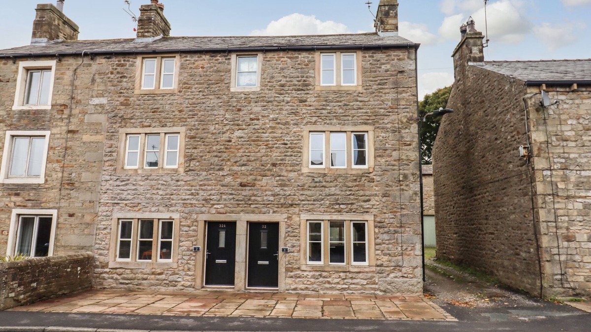 Long Preston Cottage | 1 GROSVENOR FARM COTTAGES, pet friendly in Long Preston