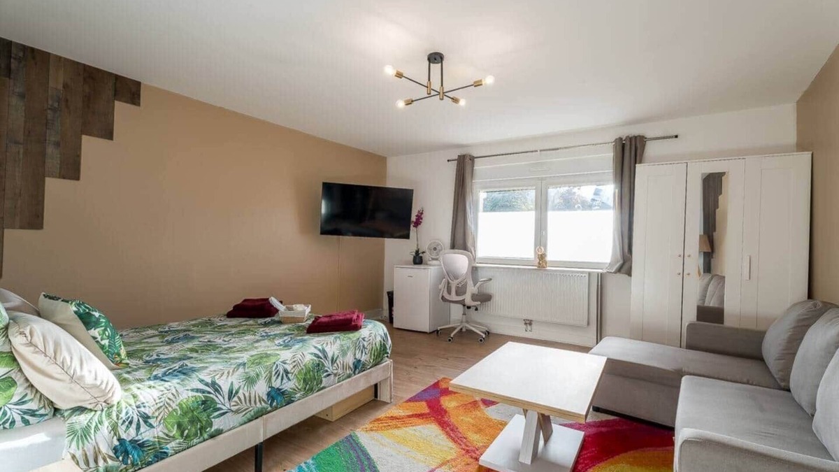 Woippy House | 1. House 240m² - 7ch - 16pers' - 2sdb - 10TV - Wifi