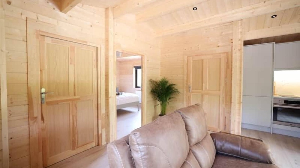 Killarney Cabin | #1 Killarney Cabins, Stunning Lodge & Parking