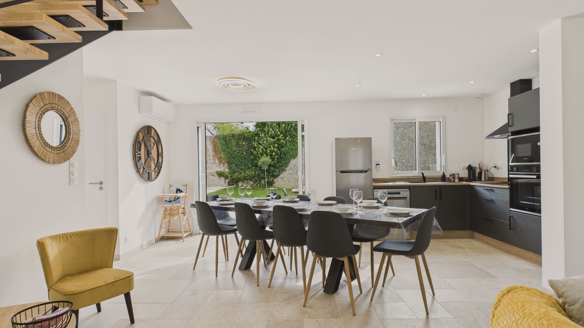 Penvins Ski Chalet | 1 km from the beach – House for 7 adults & 3 children