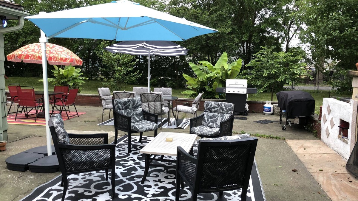 Sandusky House | #1 LOCATION 3 min to Cedar Point- Clean & Roomy- Sleeps 12 -20 Great Value 4 U