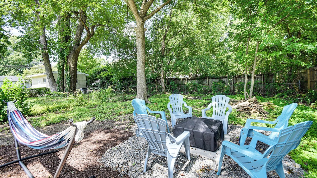 Hampton House | 1 Mi to Beach: Home w/Patio & Grill in Hampton!