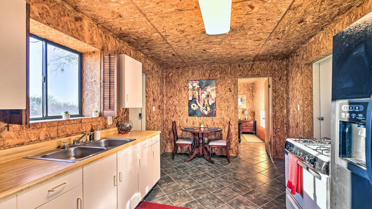 Temple Cottage | 1 Mi to Belton Lake: Peaceful Temple Escape!