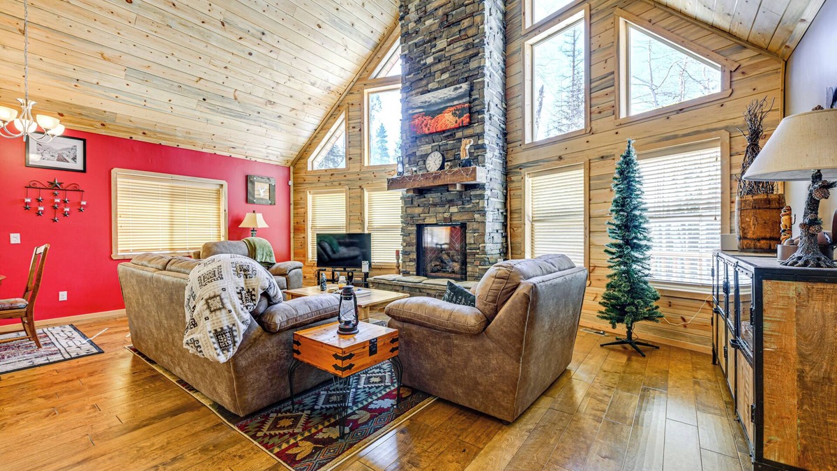 Steam Engine Meadows Cabin | < 1 Mi to Brian Head Resort: Spacious Cabin!