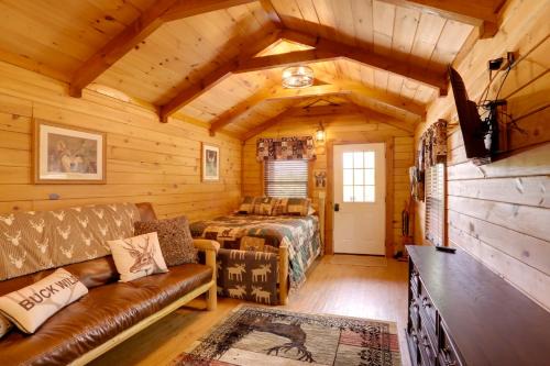 Van Buren House | 1 Mi to Current River Cozy Studio Cabin!