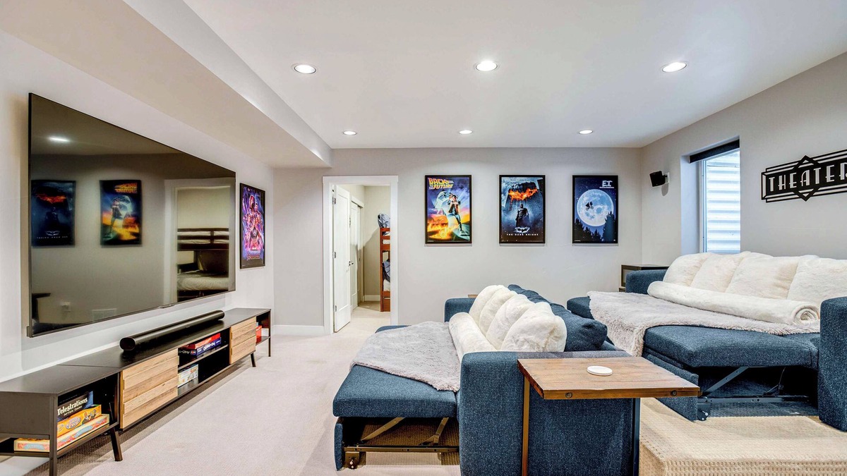 Lincoln Park House | 1 Mi to Dtwn Denver: Sleek Duplex w/Rooftop Deck!