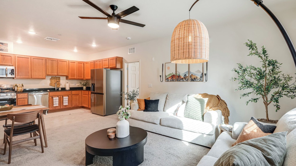 Flagstaff Condo | 1 Mi to Dtwn Flagstaff: Condo w/2 Balconies!