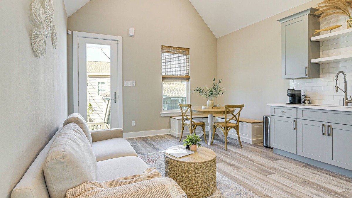 Galveston House | 1 Mi to Galveston Beach, Seawall: New Tiny Home!