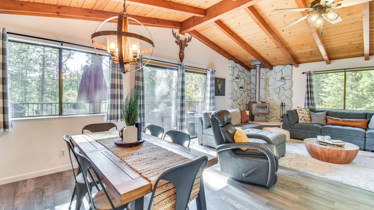 Groveland Cabin | 1 Mi to Pine Mountain Lake Marina: Yosemite Cabin!