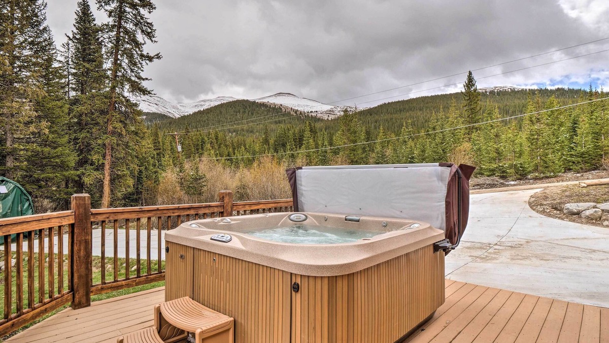 Breckenridge Cabin | 1 Mi to Quandary Trail: Idyllic Breckenridge Cabin