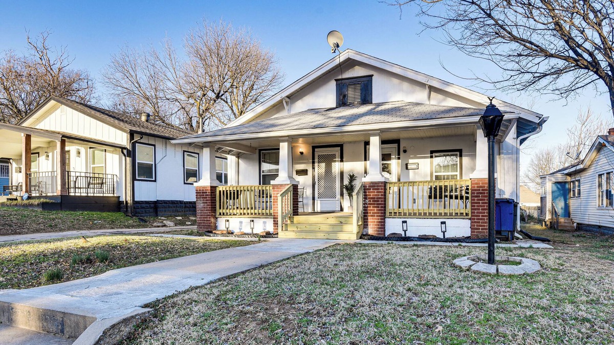 Tulsa House | 1 Mi to Tulsa Arts District: Updated Home w/Deck!