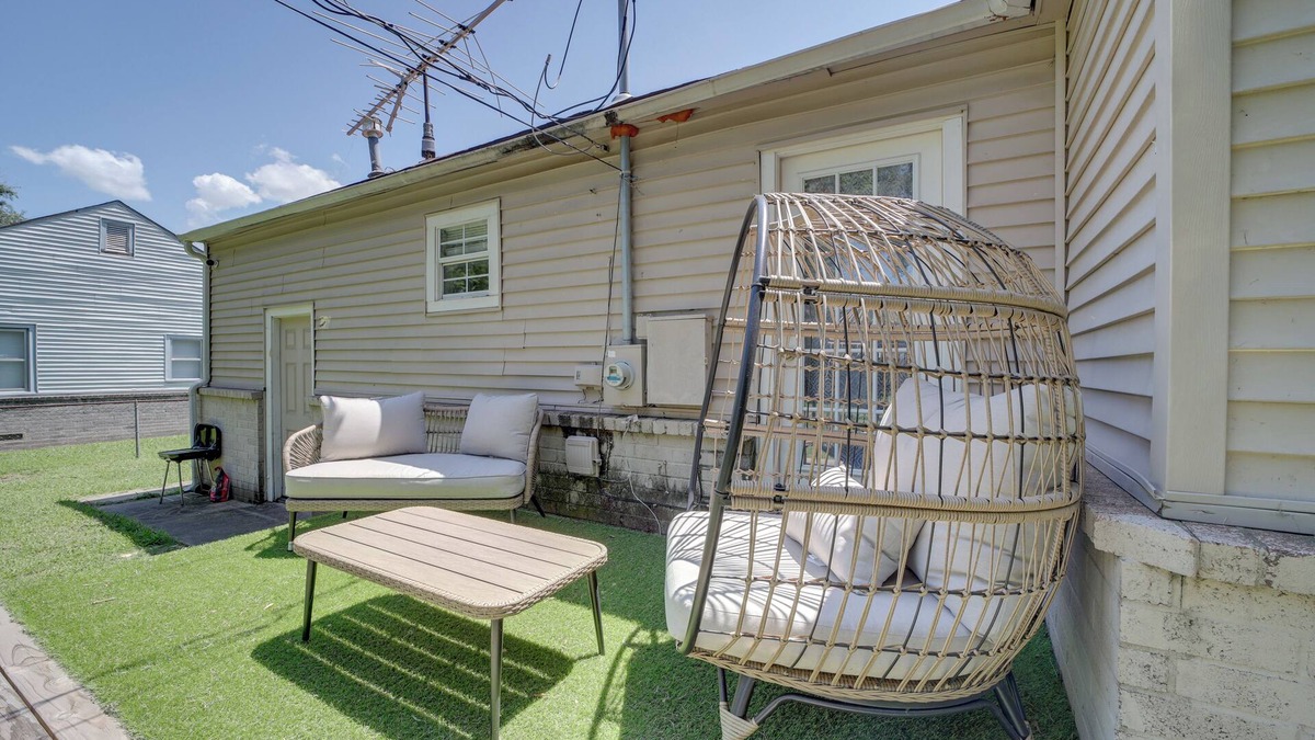 Tulsa House | 1 Mi to Tulsa Arts District: Home w/Yard!