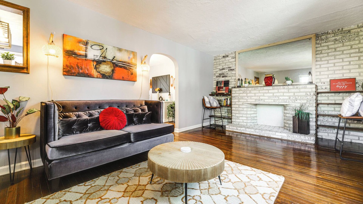 Cincinnati Apartment | 1 Mi to University of Cincinnati: Avondale Gem!