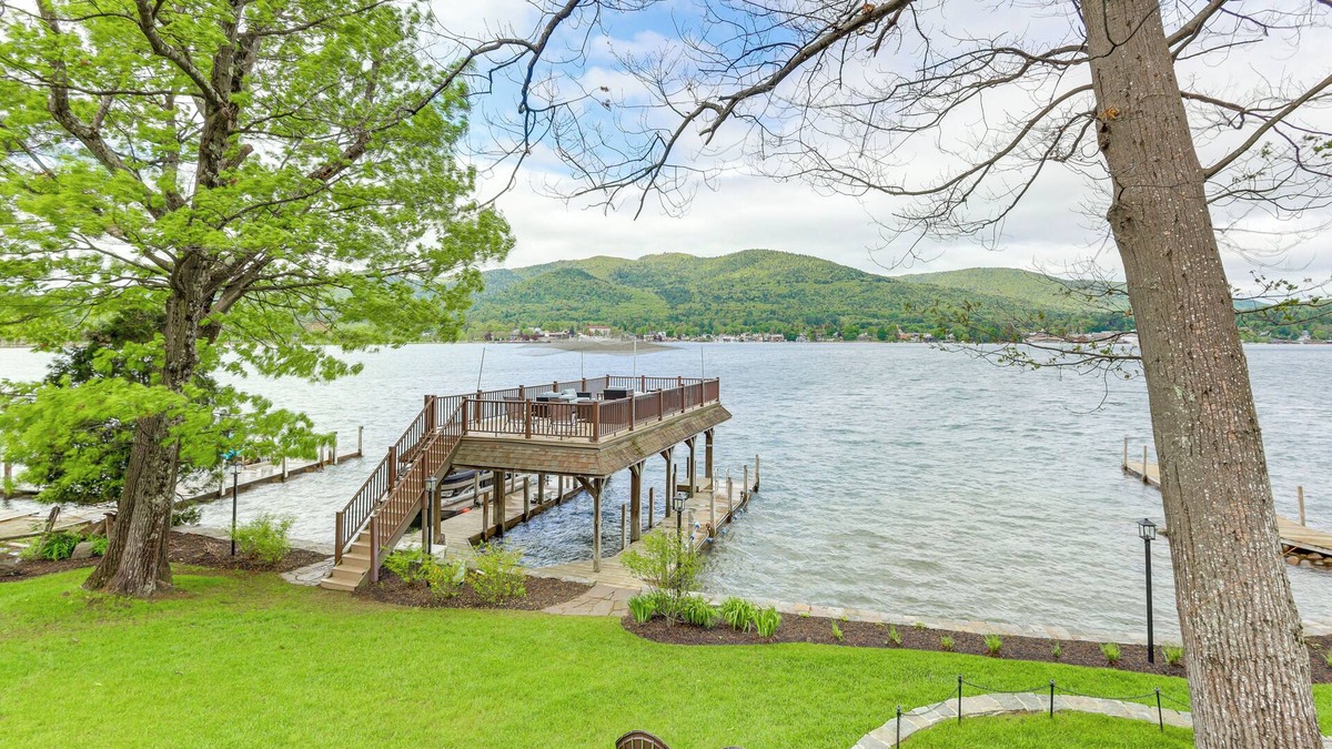 Lake George House | 1 Mi to Village: Waterfront Oasis in Lake George!