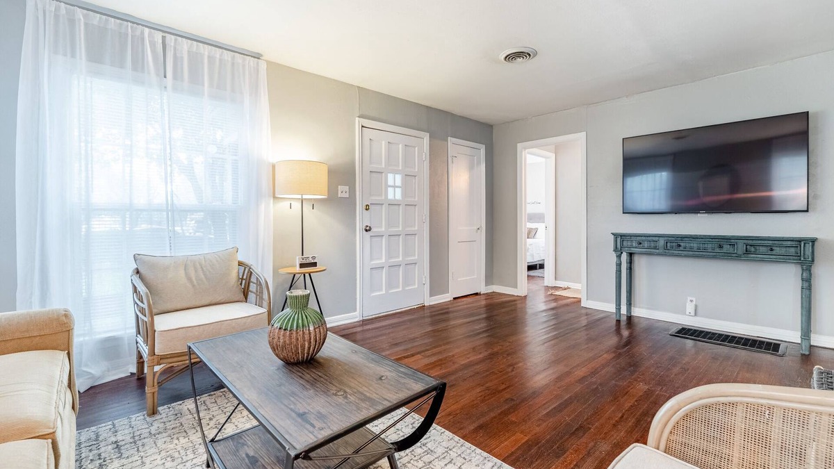 Original Town House | 1 mile from downtown Carrollton - Quiet Neighborhood