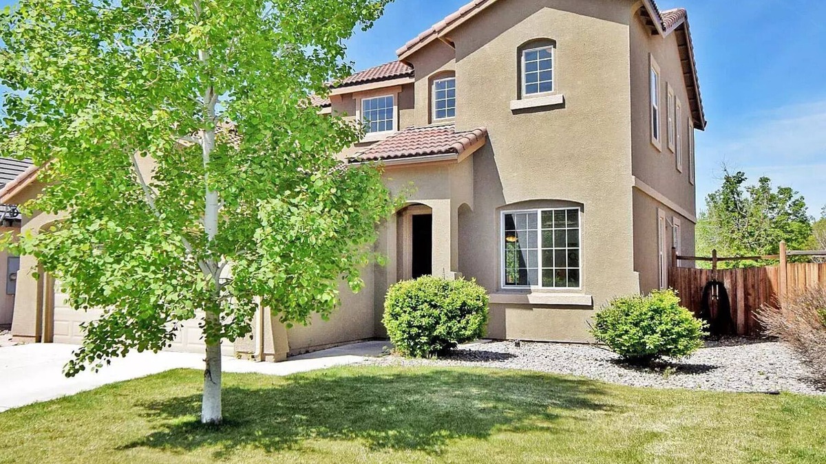 Sparks House | 1 mile from Golden Eagle Sports Complex