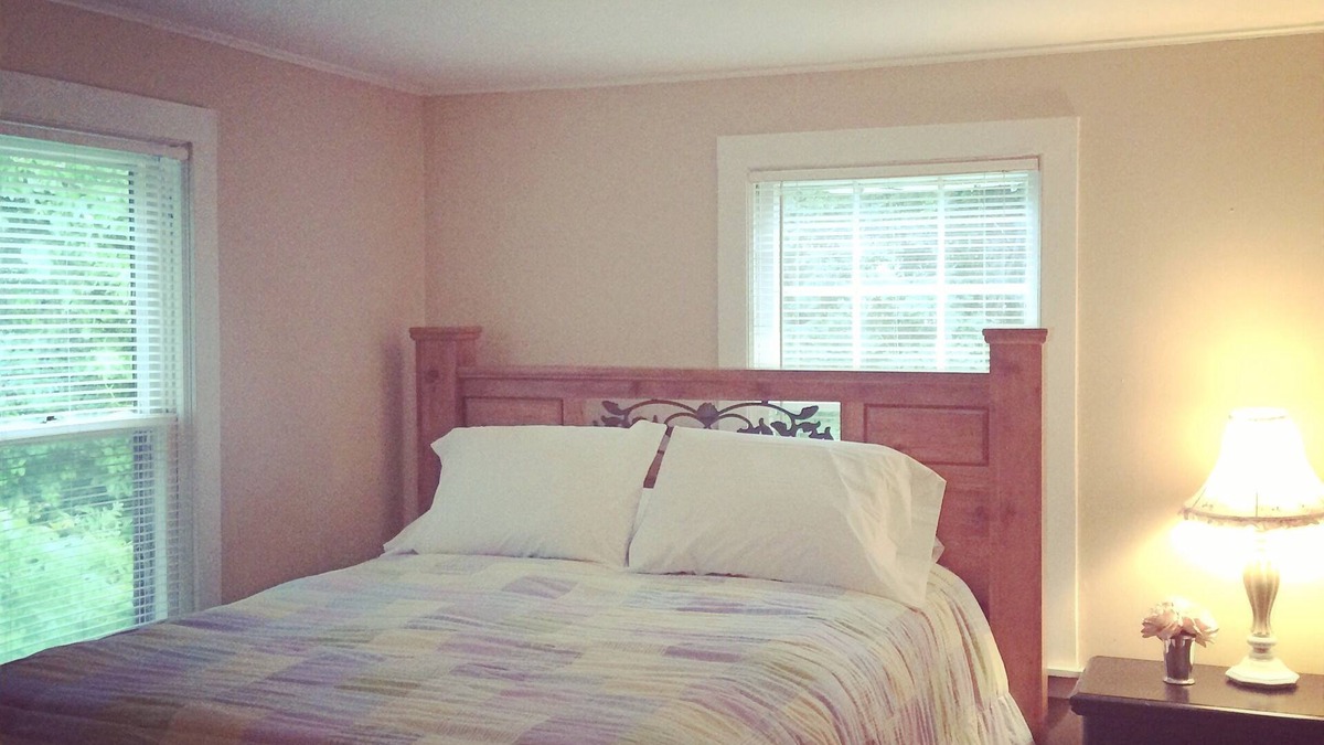 Westerly Cottage | 1 Mile To Beach, 2BR, 1 BA, sleeps 6