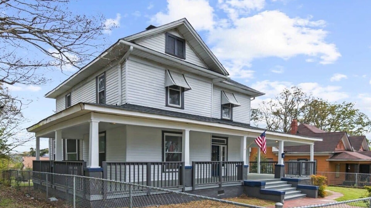 Birmingham House | 1 Mile to Bham CrossPlex & Near Legion Field