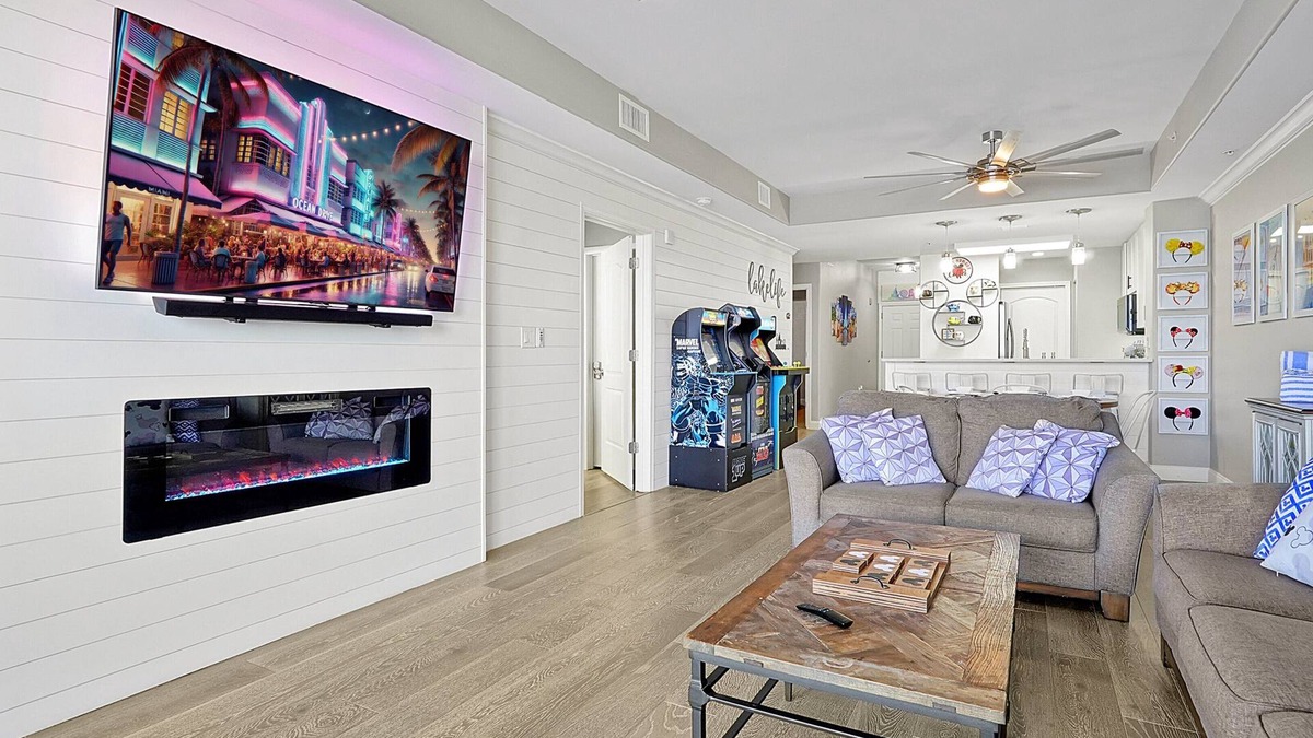 Florida Central Atlantic Coast Resort | <1 Mile to Disney & Fireworks View ★ Resort Pool ★ Toy Story Theme Room ★JP Jeep