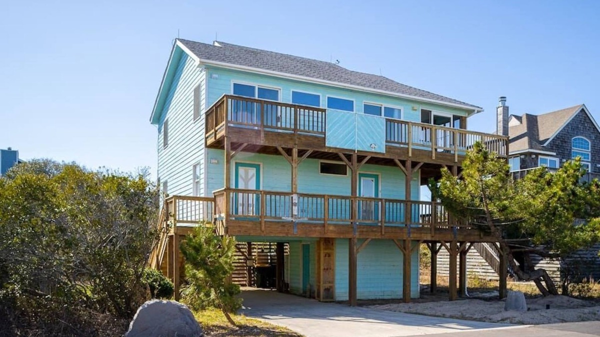 Corolla Cottage | 1-Min walk to Beach! Ocean Views, Hot Tub