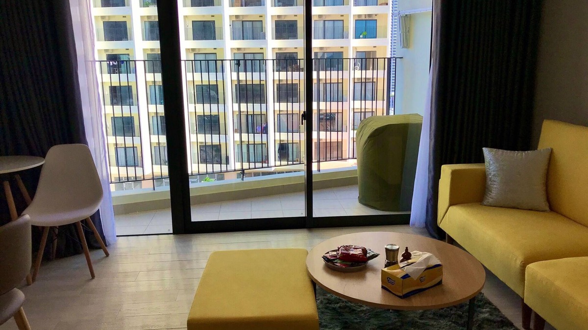 Tran Phu Beach Apartment | 1 minute to the beach! Family-sized condo with beach view