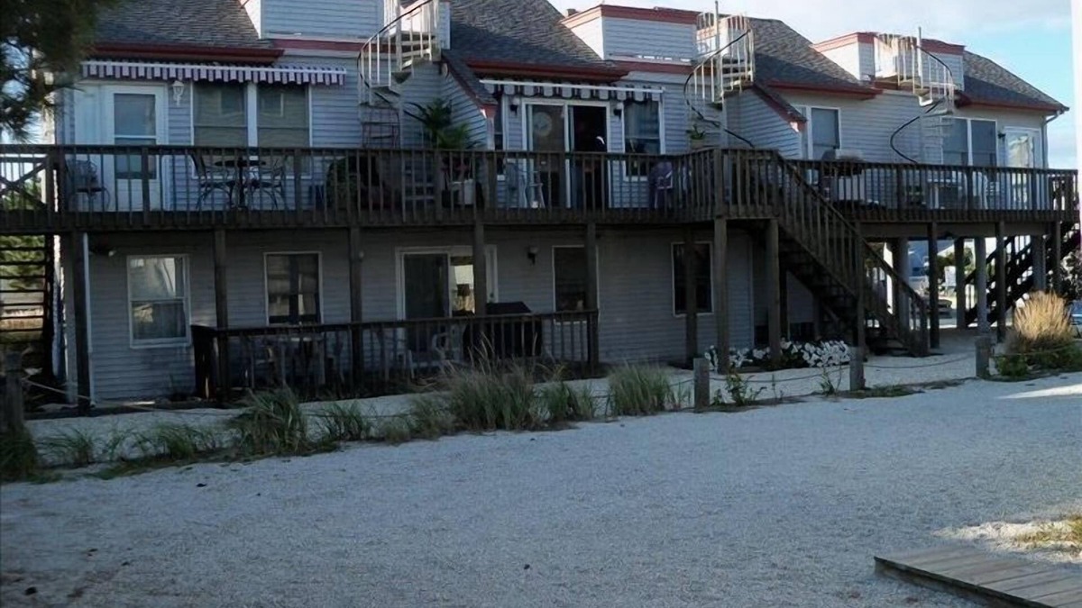South Beach Haven Condo | 1 OFF THE OCEAN/STEPS TO OCEAN/RENOVATED 2024/GREAT VALUE