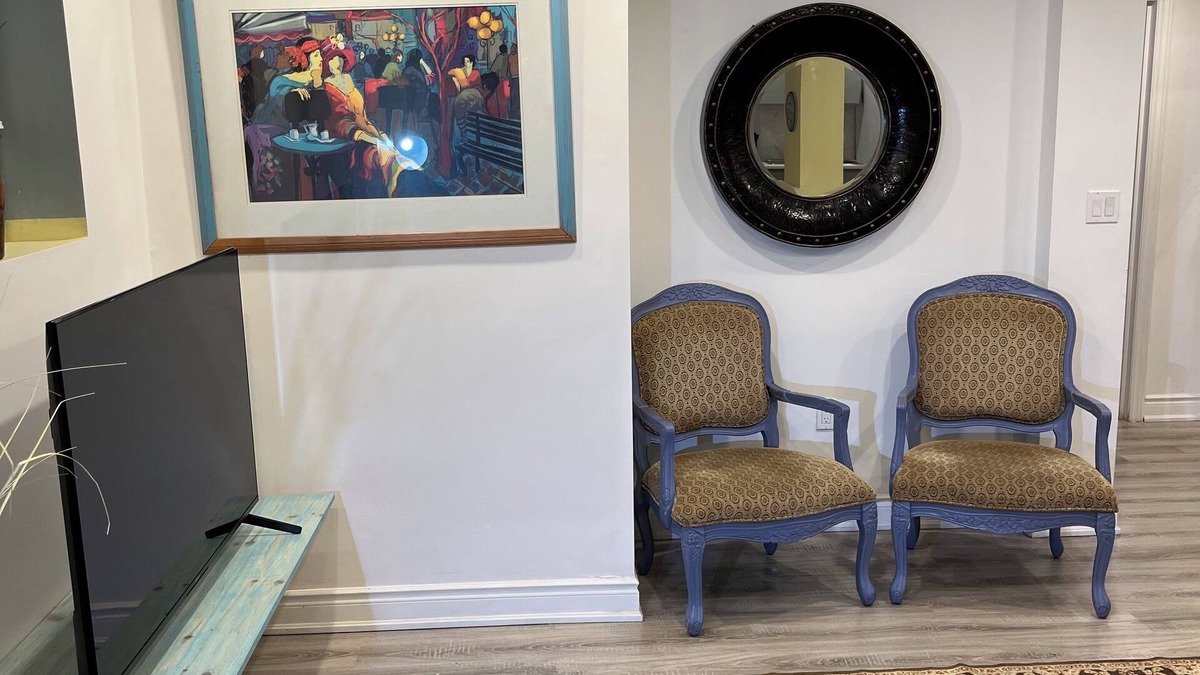 Central Erin Mills House | 1. Private Room - Erin Mills Town Centre