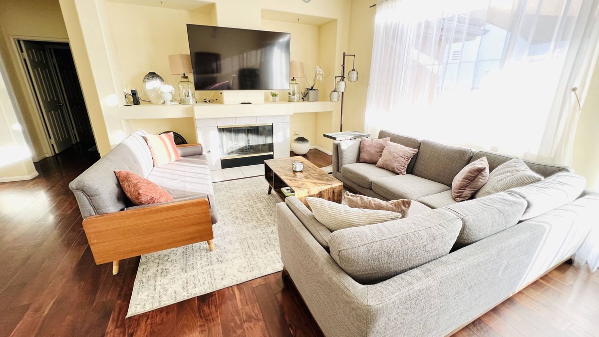 Ventura House | 1-Story Cottage 6-min to Beach & Old Town Ventura