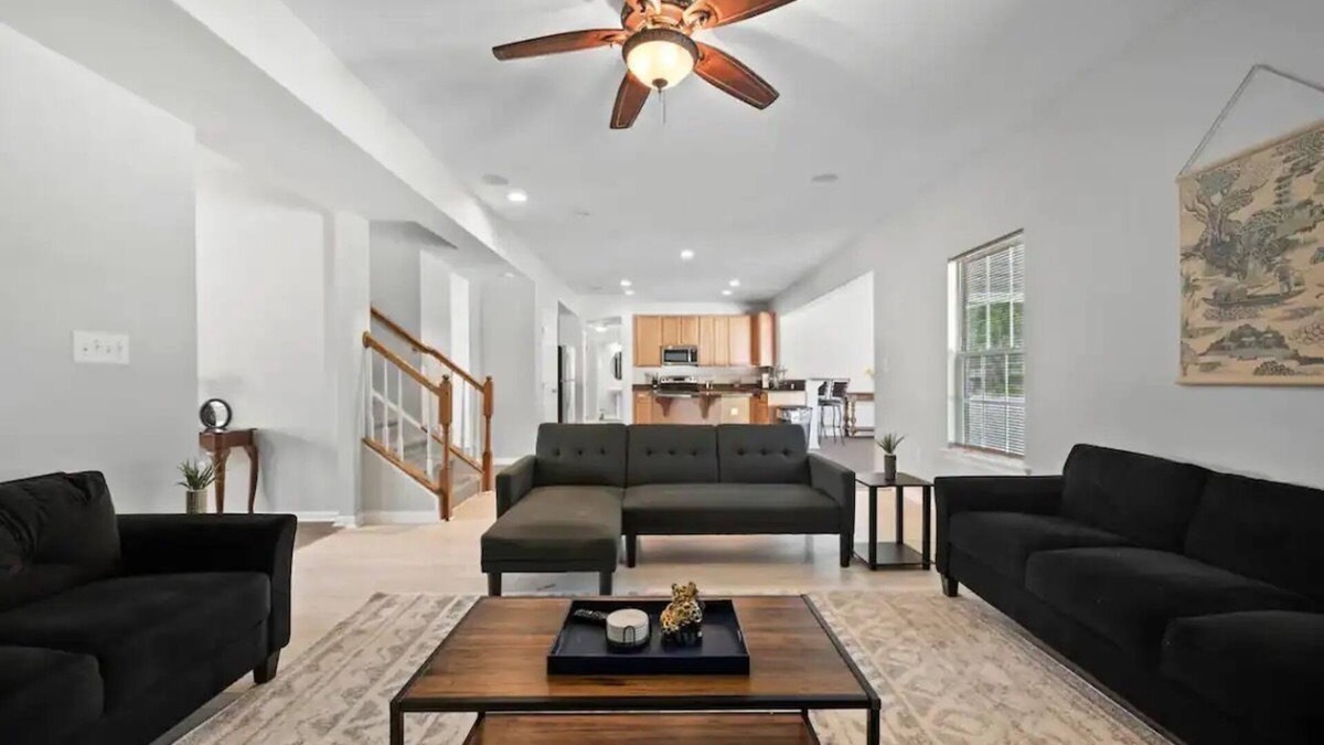 Central Newport News House | 10.9 Miles From Downtown Newport News