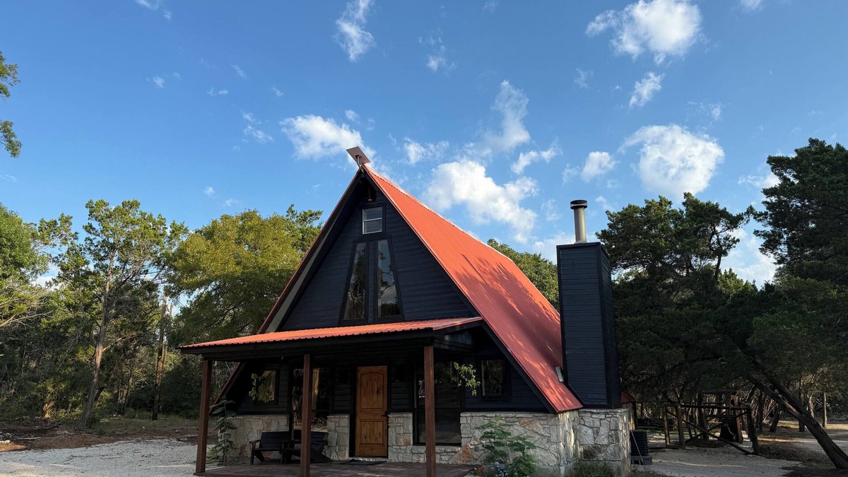 San Marcos Cabin | 10 Acre Ranch w/Wellness Experience + Hiking Trail