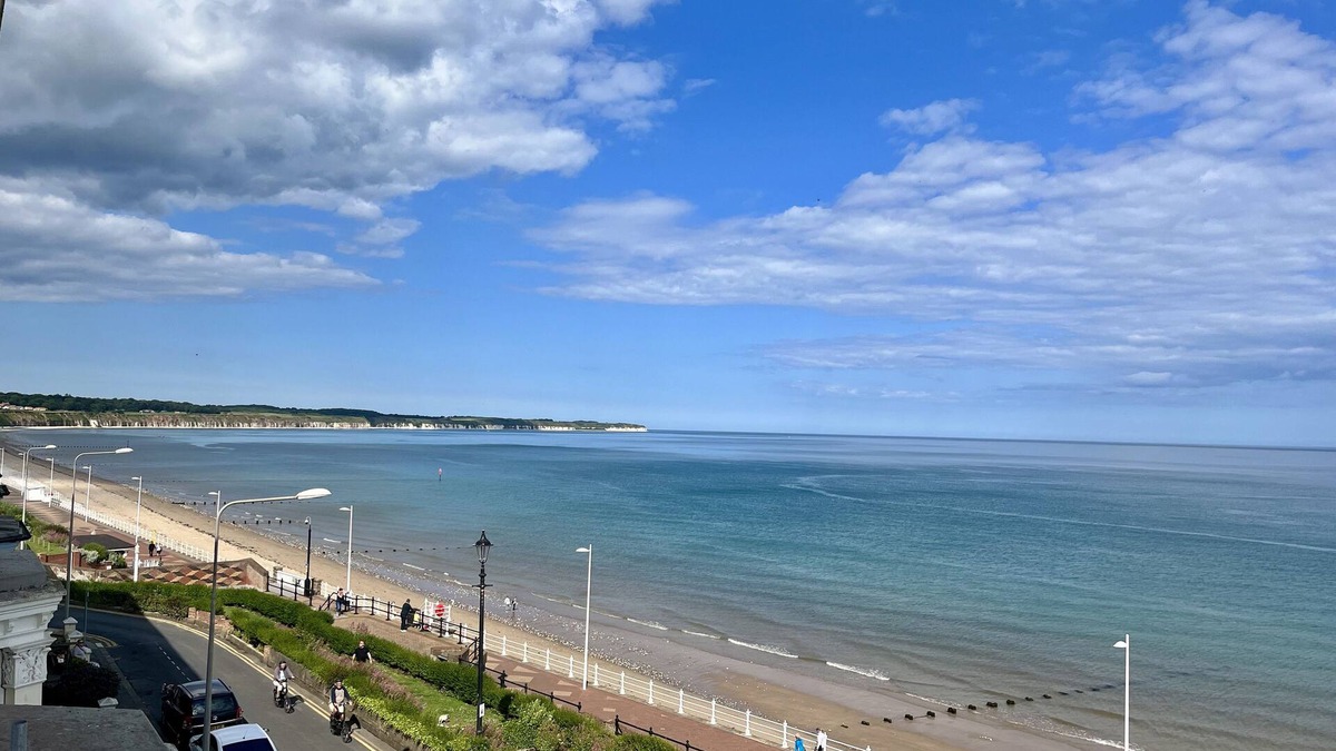 Bridlington Old Town Cottage | 10 BEACH VIEW @ BEACONSFIELD HOUSE in Bridlington