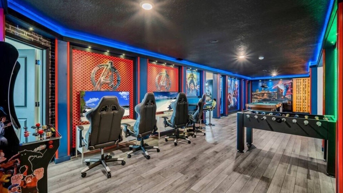 Florida Central Atlantic Coast Villa | 10 BED | 8 BATH Villa Gameroom & Pool 2106Lelani