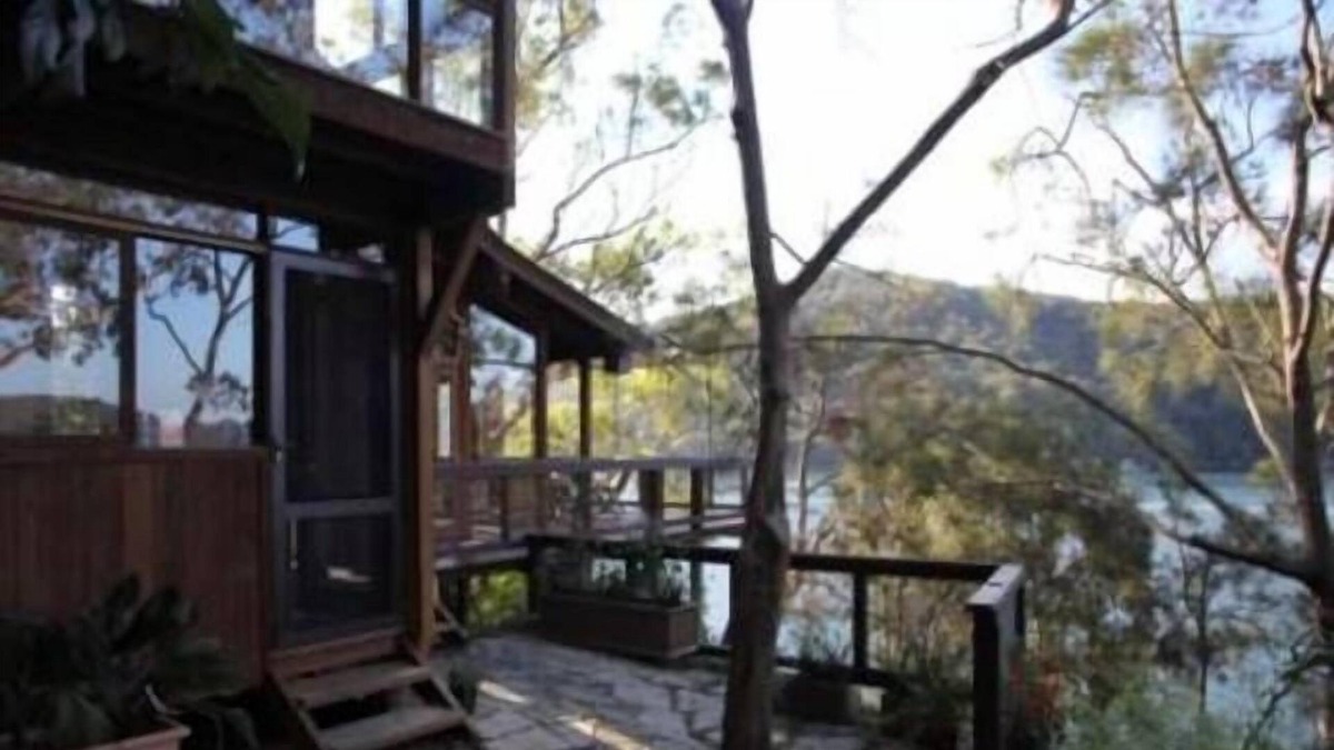 Cottage Point House | 10 Cottage Point Road
