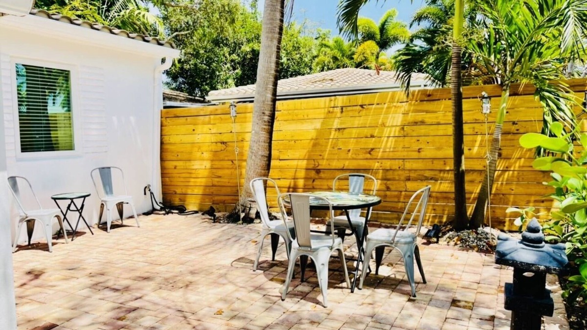 Croissant Park Cottage | 10% Gorgeous Cottage close to Downtown & Fort Lauderdale beach