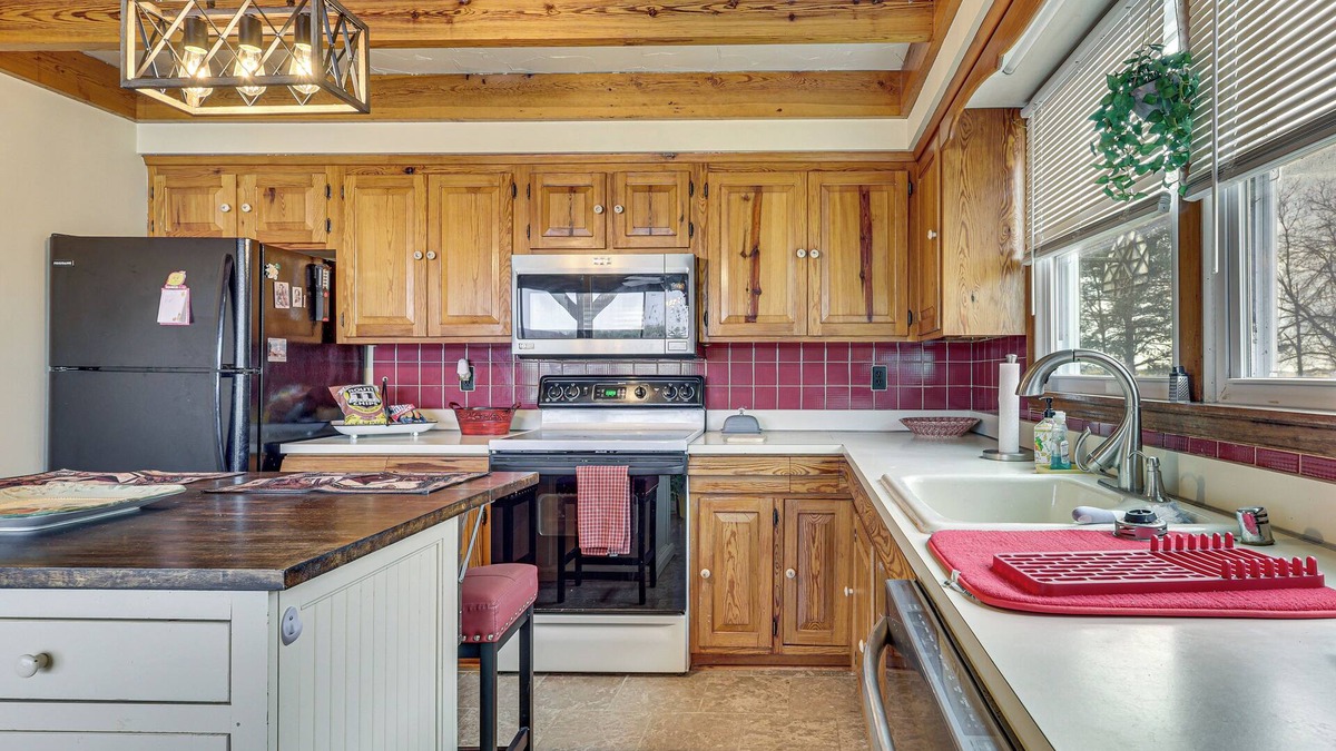 Mount Jackson House | 10 Mi to Bryce Resort: Peaceful Home on 10 Acres