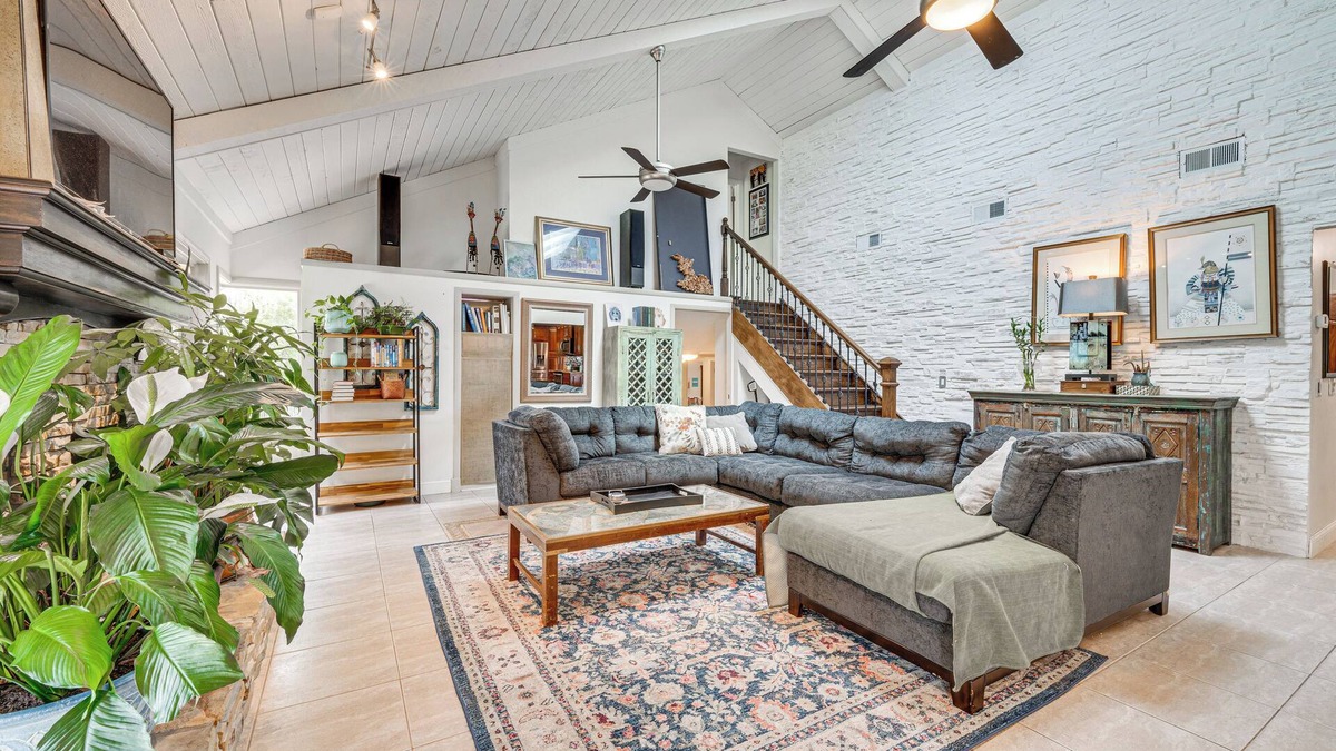 Orlando House | 10 Mi to Disney World: Lakeside Orlando Getaway!
