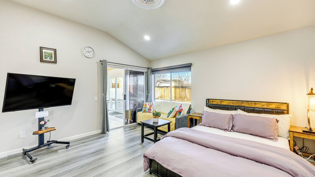 Victorville Apartment | 10 Mi to Mojave Narrows: Victorville Studio