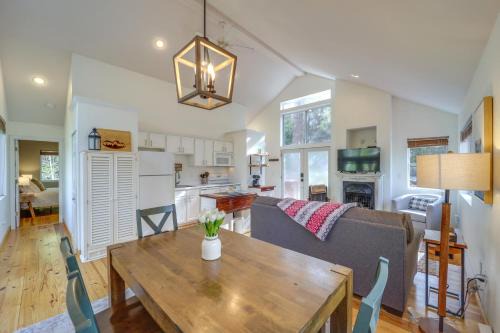 Newland House | 10 Mi to Sugar Mountain Cozy Newland Cabin!