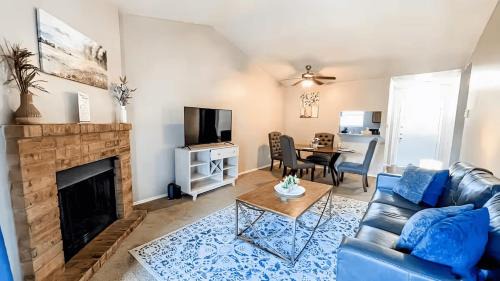 Northwest Corpus Christi Apartment | 10 Min to Downtown - Pet-friendly, TV with Parking
