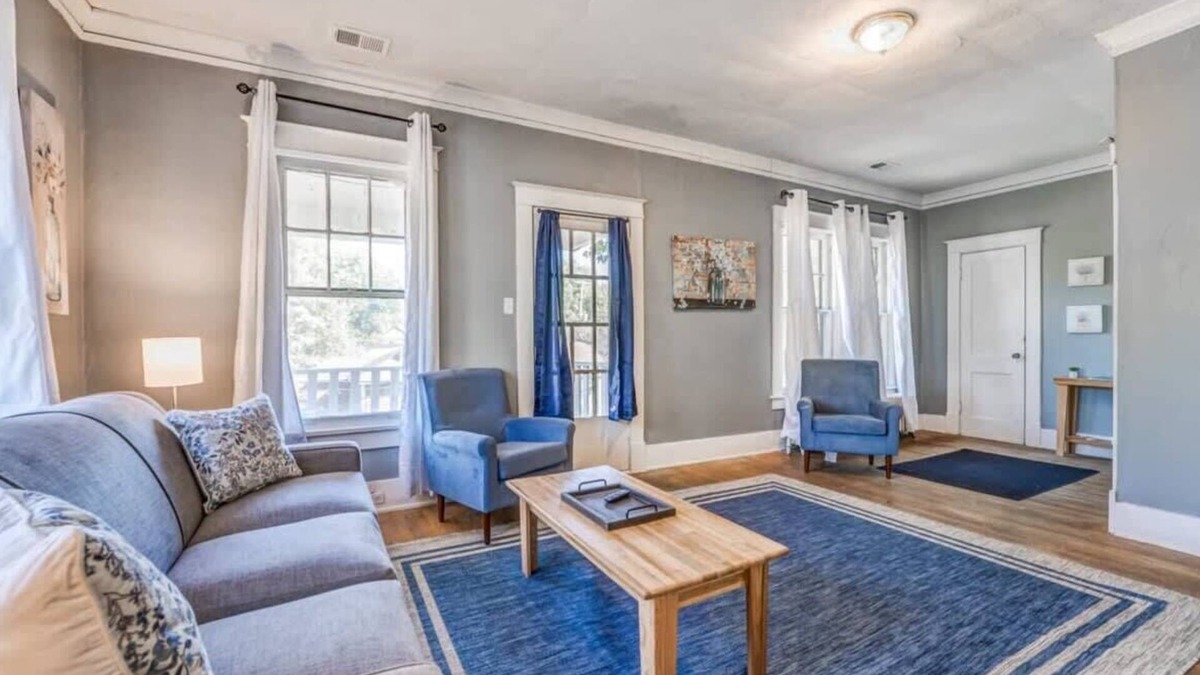 Memphis House | 10 Min to U of Memphis-Rozelle Retreat Left Unit