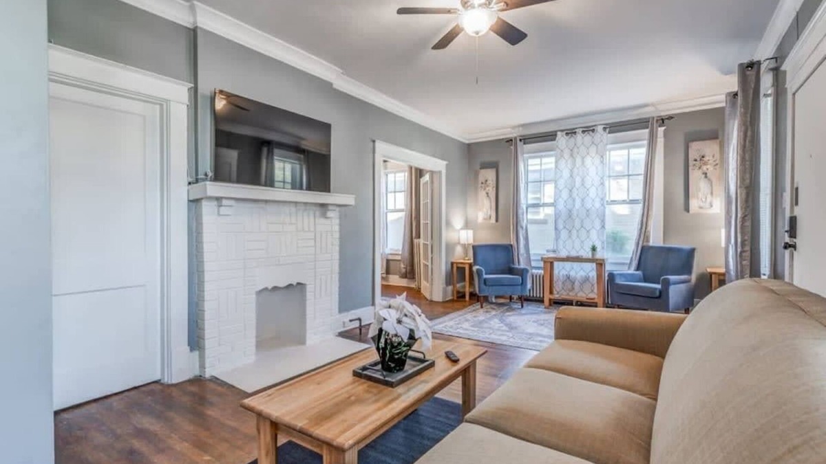 Memphis House | 10 Min to U of Memphis-Rozelle Retreat Right Unit