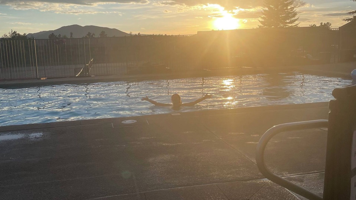 Fraser Condo | 10 min to WP, 30 mi to RMNP! Hot Tubs, Pool, Pet-Friendly - 2B2B
