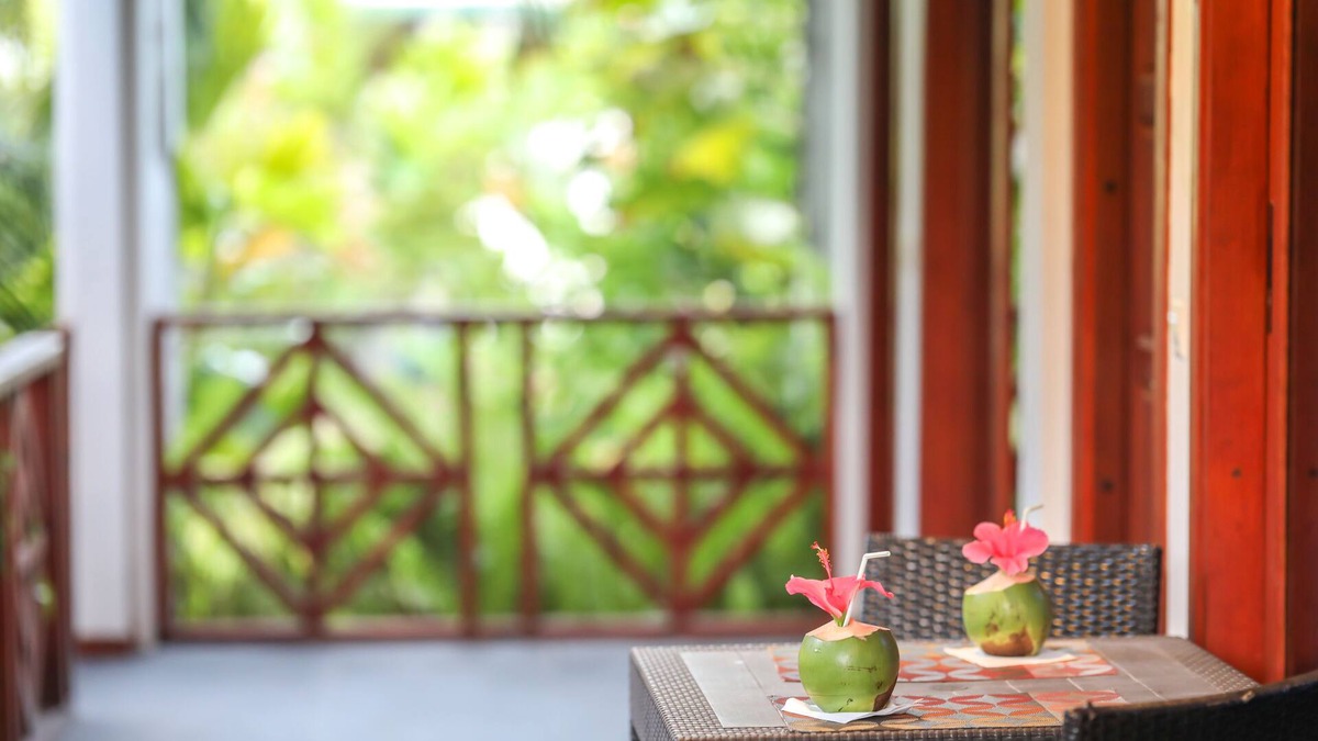 Thoddoo Bed & Breakfast | 10 mins from pristine Maldivian beach.