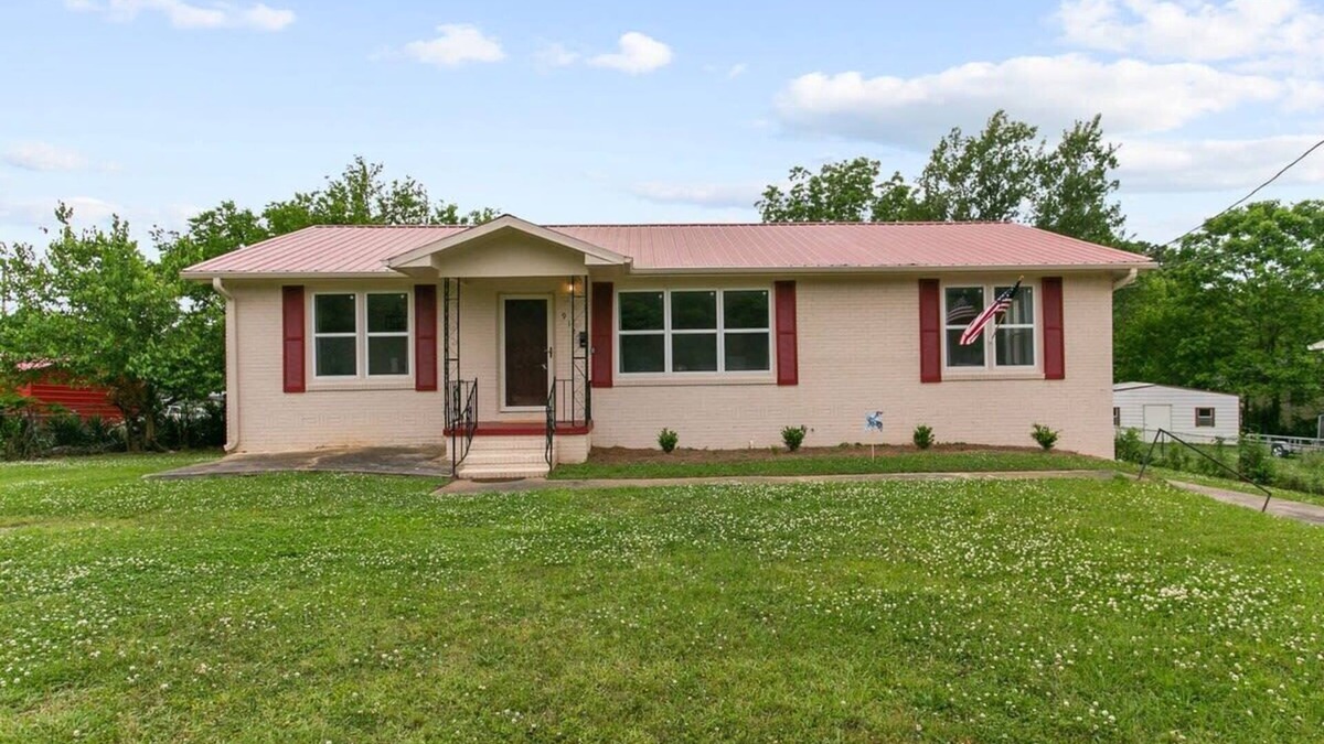 Birmingham House | 10 Mins to Downtown! Modern in Magic City- Unit B